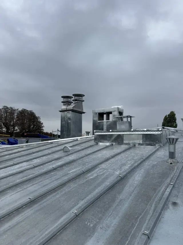 Couverture en zinc réalisée par Bolboceanu Toiture en Île-de-France